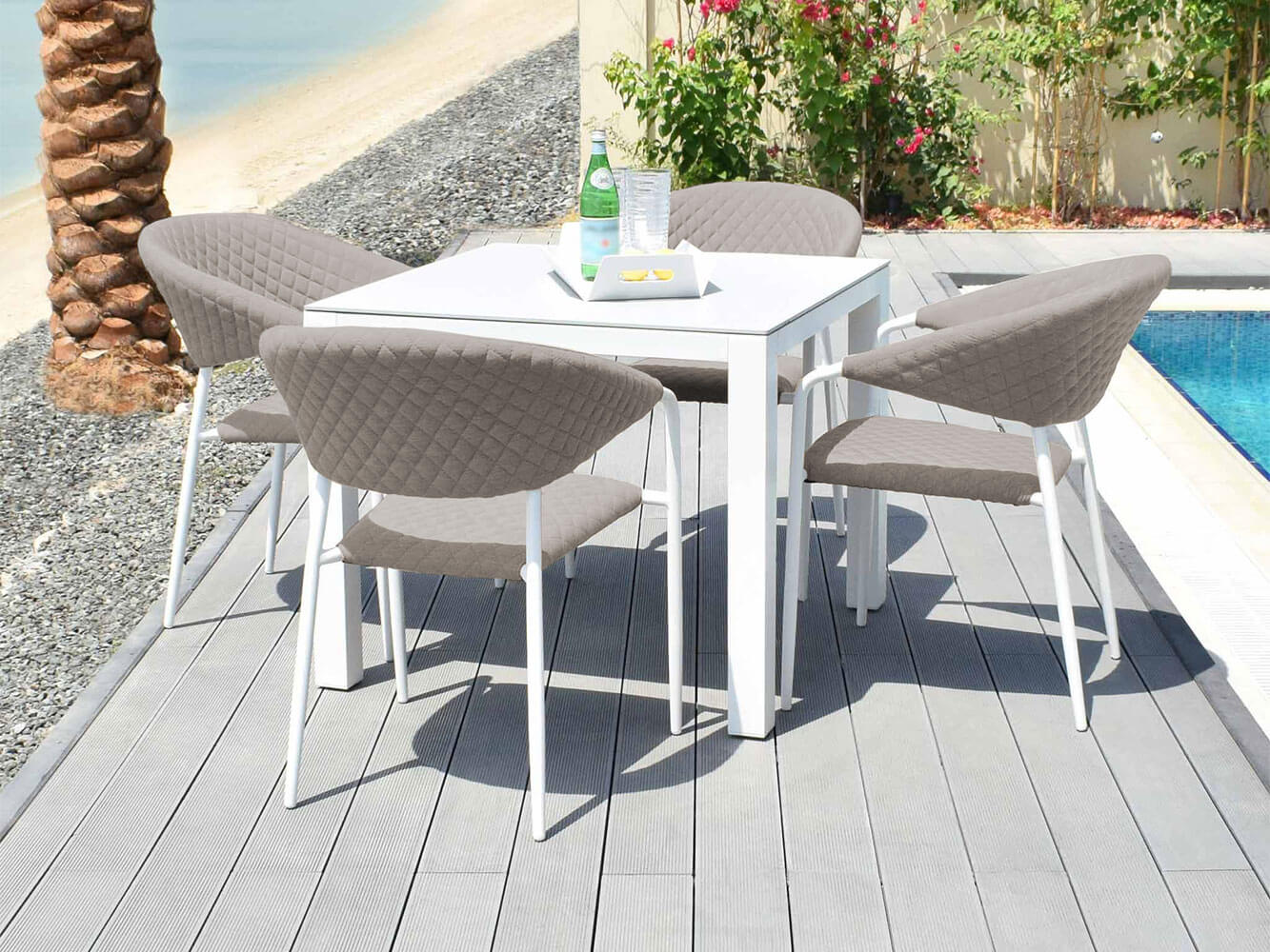 Nuoro 4 Seat Square Dining Set