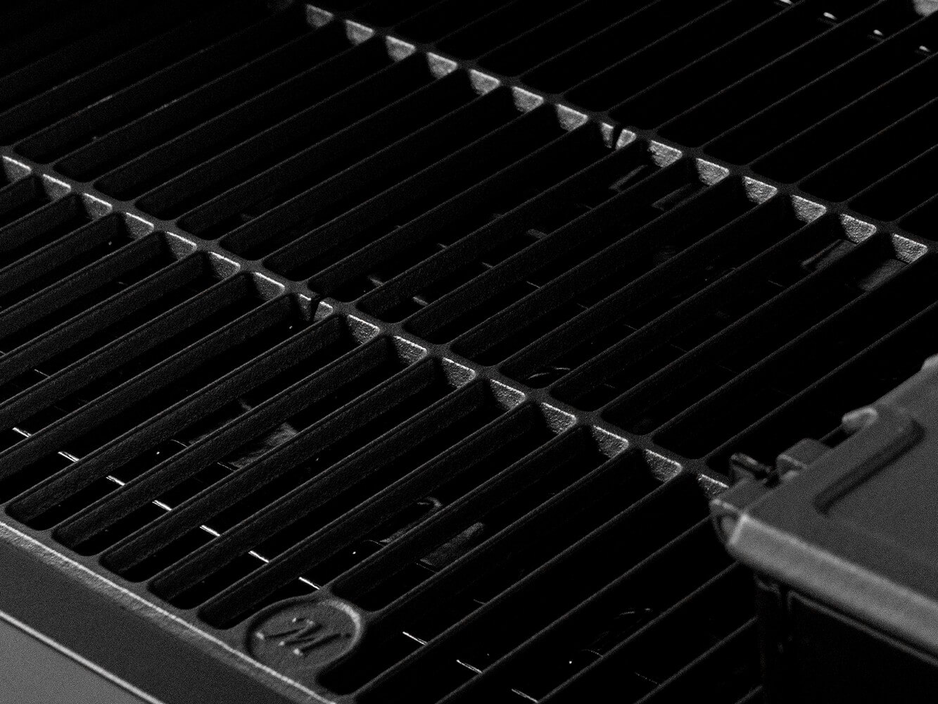 Barbecue et Fumoir Numériques au Charbon de Bois Masterbuilt AutoIgnite Series 545