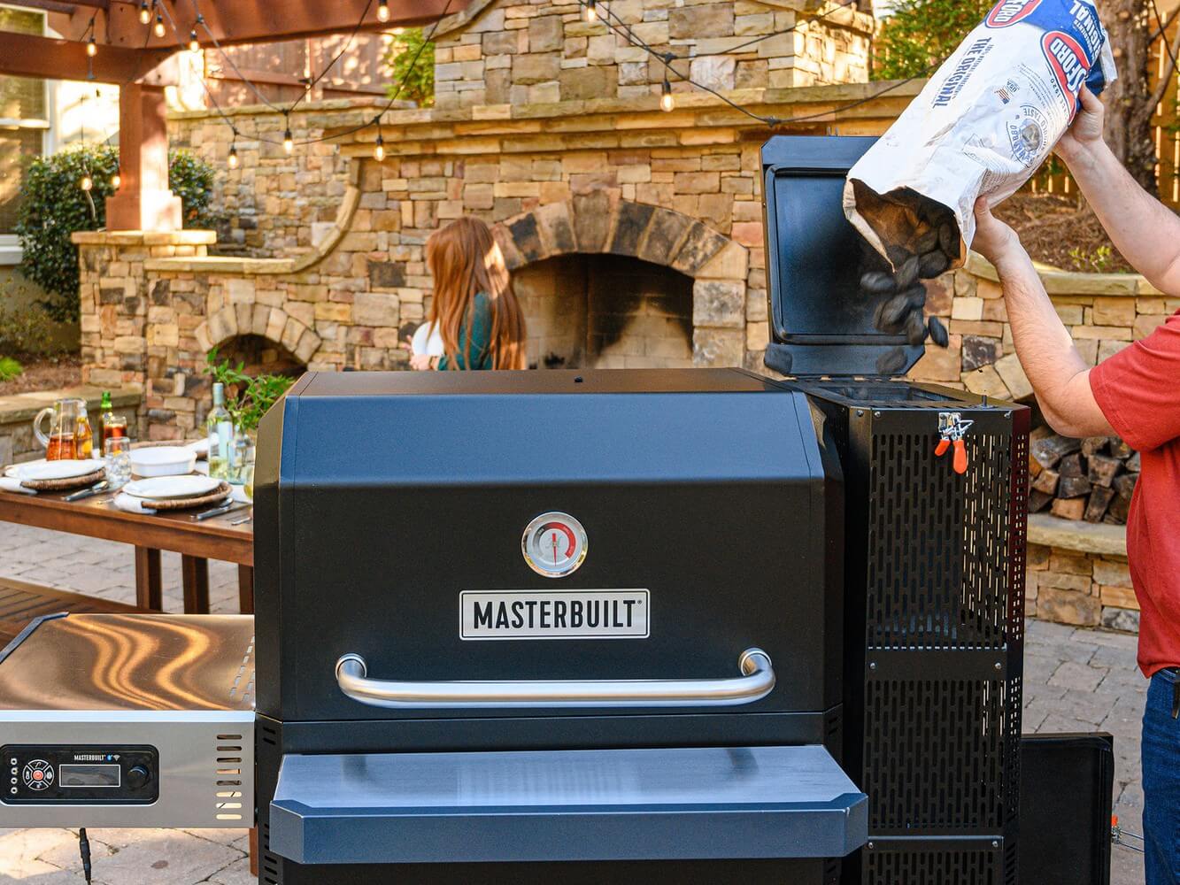 Masterbuilt Gravity Series 1050 Digital Charcoal Grill & Smoker