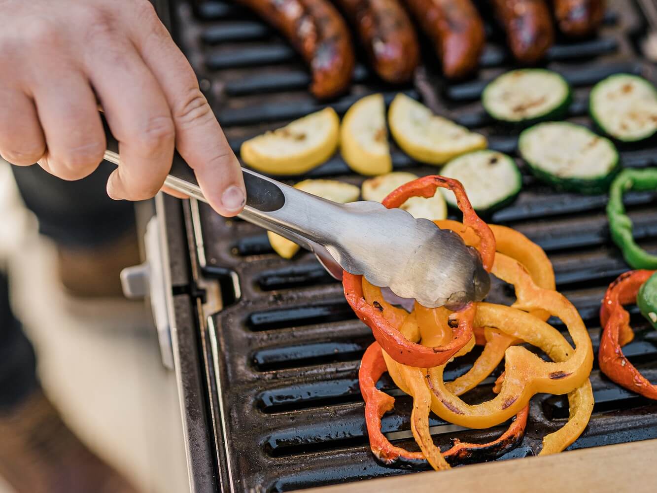 Parrilla y Ahumador Portátil de Carbón Vegetal Masterbuilt